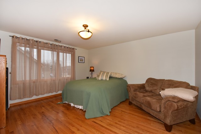 10505 Sharon Ln, Mokena, IL 60448 photo 13
