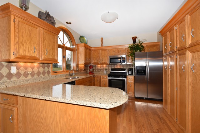 10505 Sharon Ln, Mokena, IL 60448 photo 3