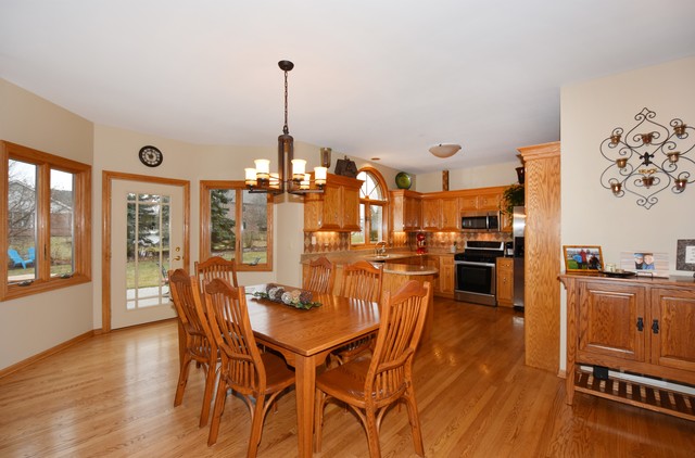10505 Sharon Ln, Mokena, IL 60448 photo 4