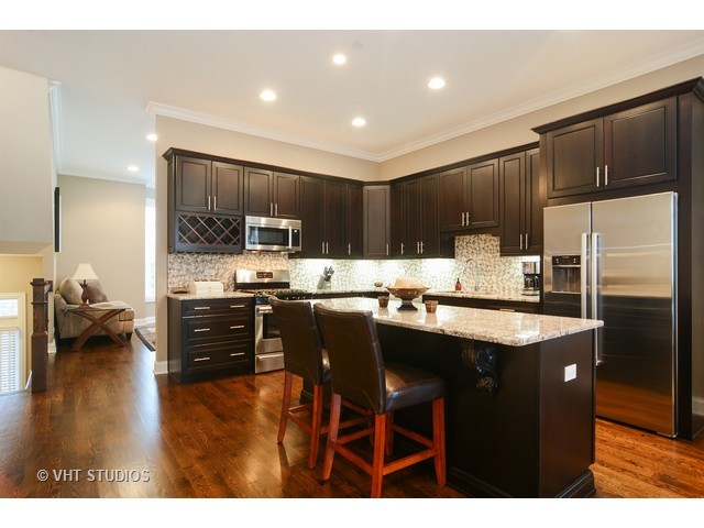 709 E Prospect Ave, Mount Prospect, IL 60056 photo 4