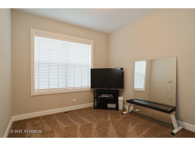 709 E Prospect Ave, Mount Prospect, IL 60056 photo 12
