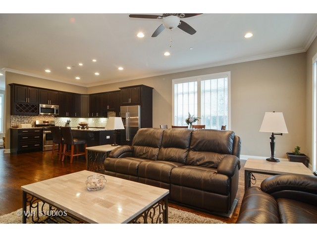 709 E Prospect Ave, Mount Prospect, IL 60056 photo 7