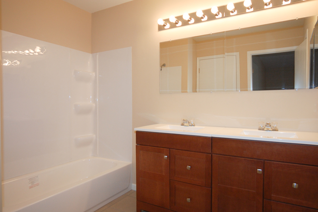 1275 Cobblers Xing, Elgin, IL 60120 photo 8