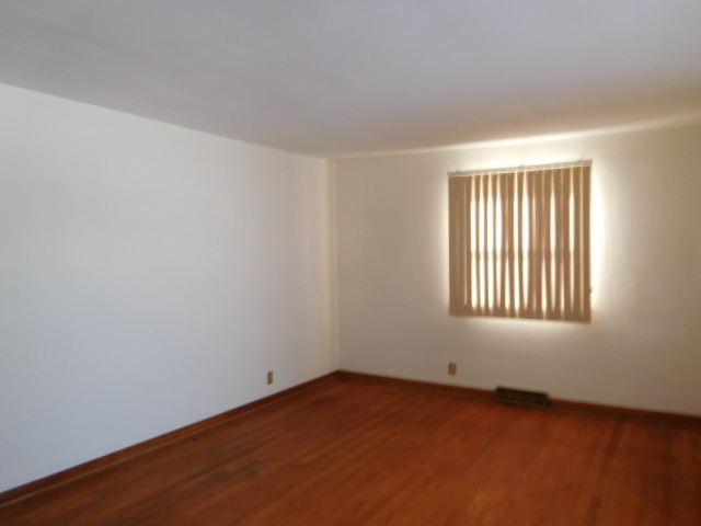2 Welland Pl, Champaign, IL 61821 photo 4
