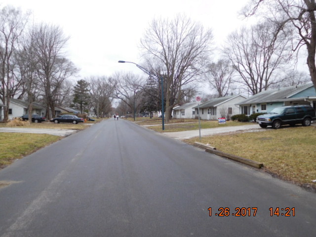 1504 Hedge Rd, Champaign, IL 61821 photo 2