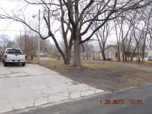 1504 Hedge Rd, Champaign, IL 61821 photo 1