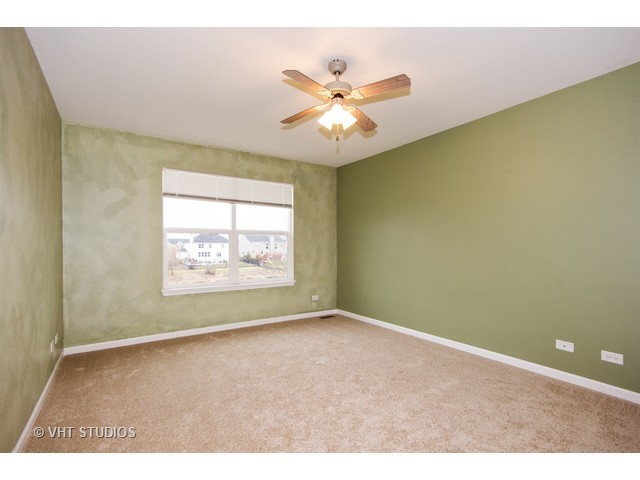 409 Hackney Ln, Oswego, IL 60543 photo 12