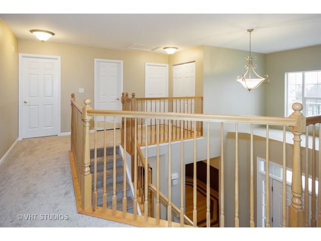 409 Hackney Ln, Oswego, IL 60543 photo 9