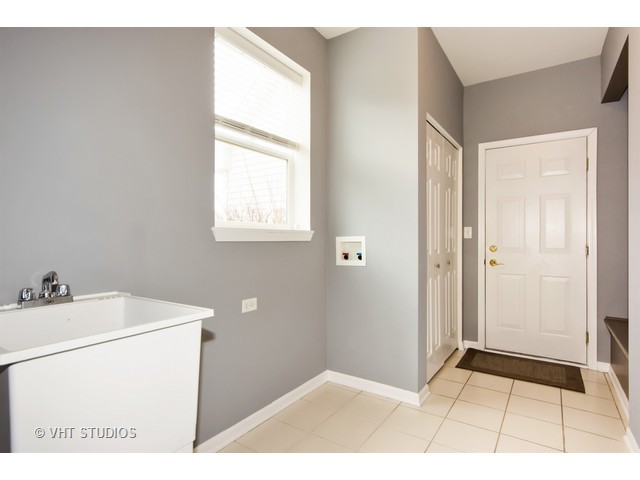 409 Hackney Ln, Oswego, IL 60543 photo 7