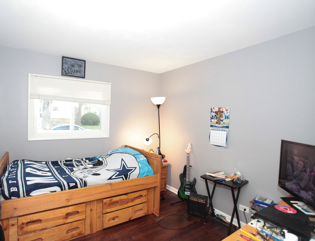 116 W Manchester Dr, Wheeling, IL 60090 photo 8