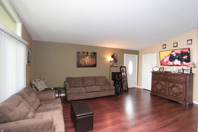 116 W Manchester Dr, Wheeling, IL 60090 photo 5