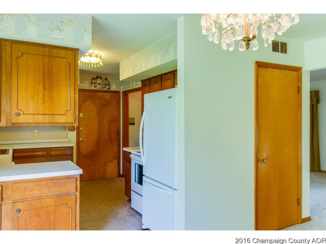 406 E Main St, Royal, IL 61871 photo 12
