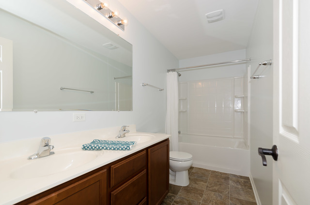 409 Brockton Ave, Elgin, IL 60124 photo 20