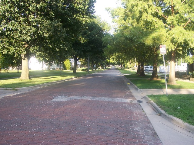 202 E Park St, Champaign, IL 61820 photo 8