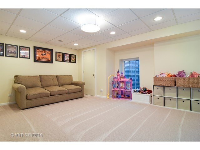 385 Bradbury Ln, Bartlett, IL 60103 photo 10