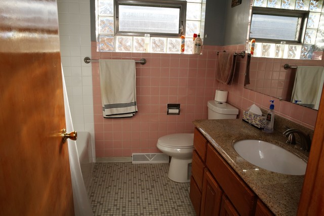 1942 Pine St, Des Plaines, IL 60018 photo 9