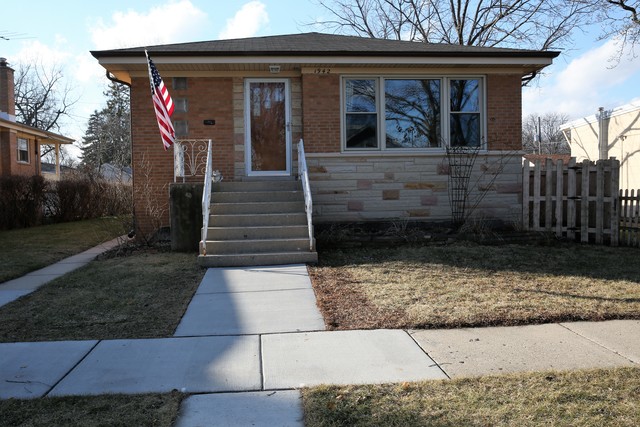 1942 Pine St, Des Plaines, IL 60018 photo 1