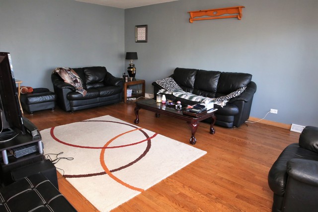 1942 Pine St, Des Plaines, IL 60018 photo 3