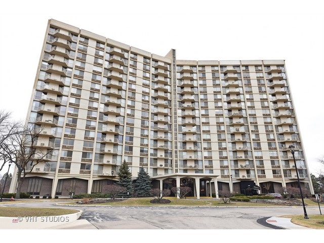 40 N Tower Rd N #9-E-E, Oak Brook, IL 60523 photo 1