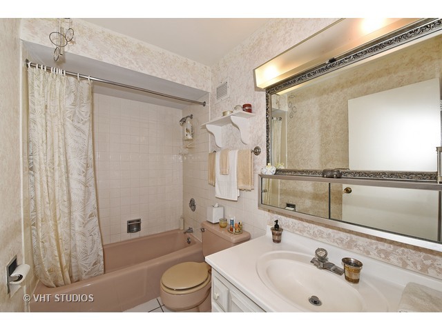 40 N Tower Rd N #9-E-E, Oak Brook, IL 60523 photo 9
