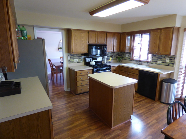 934 Hillside Ct, Bartlett, IL 60103 photo 4