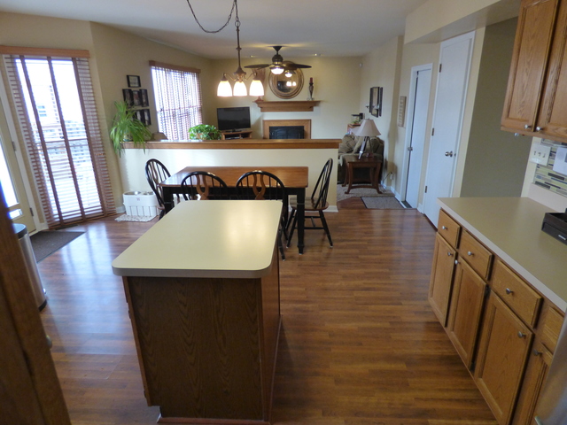 934 Hillside Ct, Bartlett, IL 60103 photo 6
