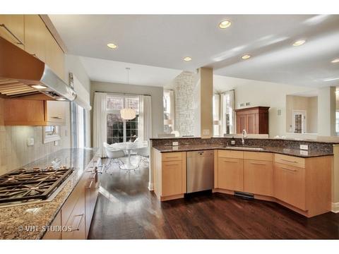 2883 Independence Ave, Glenview, IL 60026 photo 7