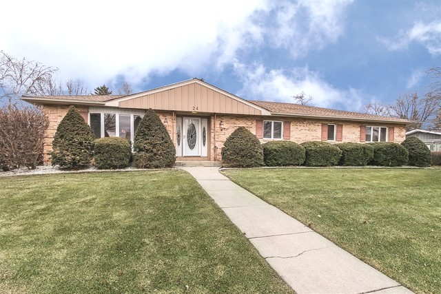 24 E Thorndale Ave, Roselle, IL 60172 photo 1