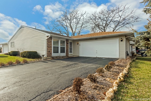 278 Waverly Dr, Elgin, IL 60120 photo 1