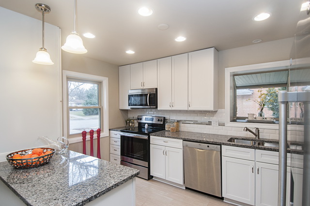 411 E Park Ave, Elmhurst, IL 60126 photo 7