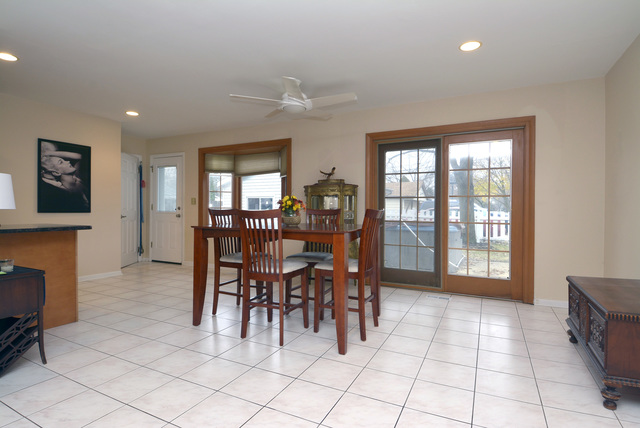 618 Sandy Ln, Des Plaines, IL 60016 photo 7