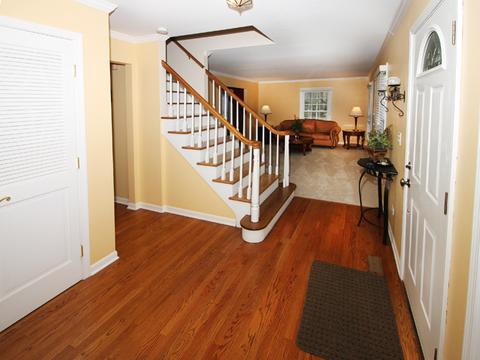 1617 Apache Dr, Naperville, IL 60563 photo 2