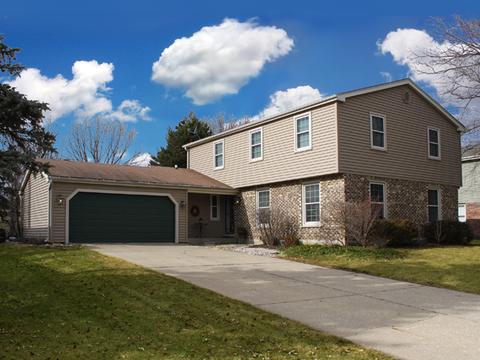 1617 Apache Dr, Naperville, IL 60563 photo 1