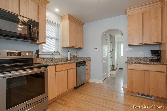 504 Kent Rd, Riverside, IL 60546 photo 4