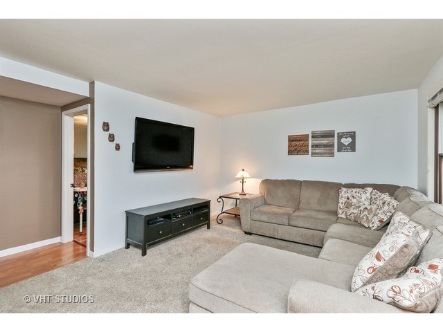 617 Columbus St, Mchenry, IL 60051 photo 5