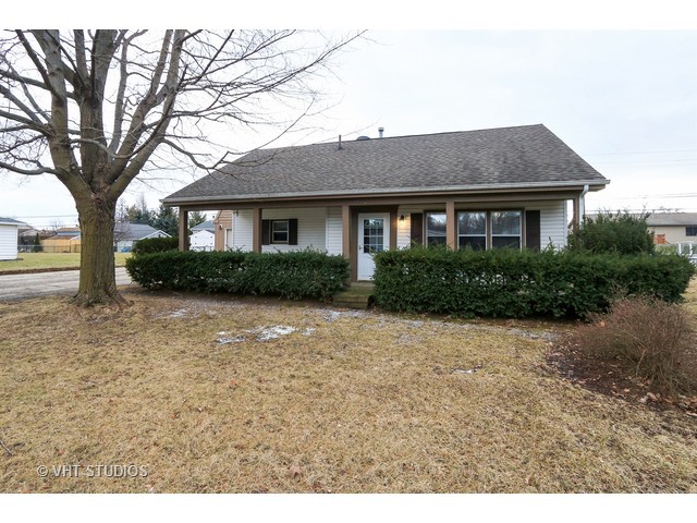 617 Columbus St, Mchenry, IL 60051 photo 2