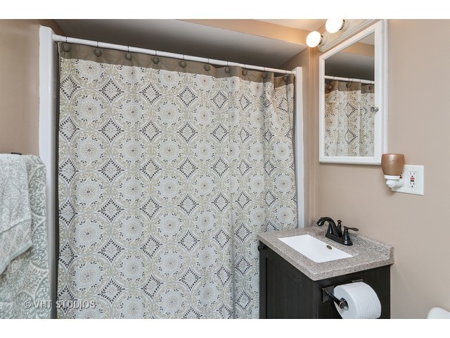 617 Columbus St, Mchenry, IL 60051 photo 10