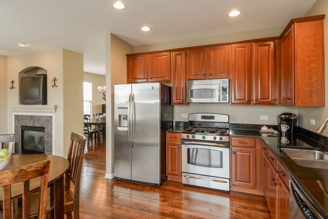 4232 Drexel Ave, Aurora, IL 60504 photo 8