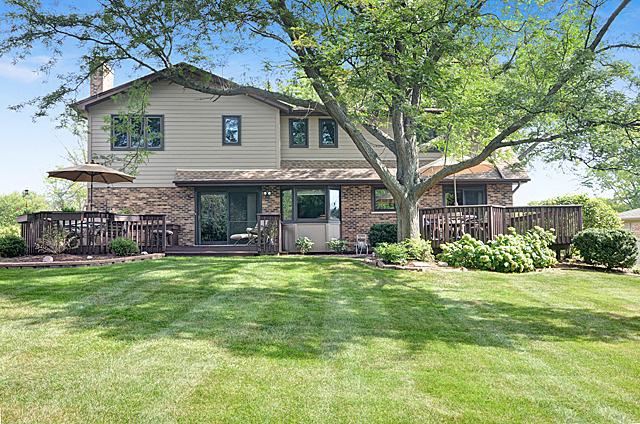 7724 Ridgewood Ln, Burr Ridge, IL 60527 photo 2