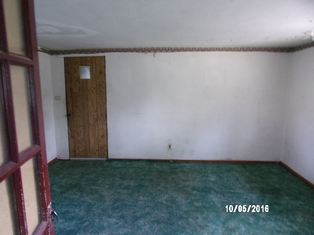 513 E 151st St, Phoenix, IL 60426 photo 5