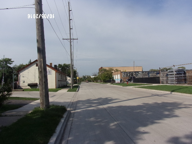 513 E 151st St, Phoenix, IL 60426 photo 18
