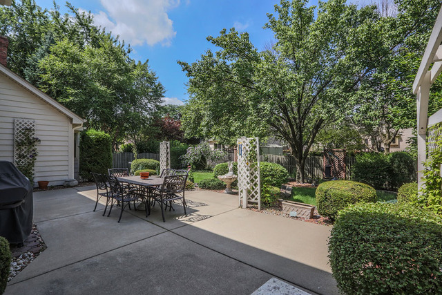 2113 University Dr, Naperville, IL 60565 photo 22