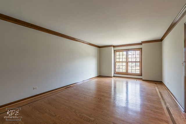 2113 University Dr, Naperville, IL 60565 photo 2