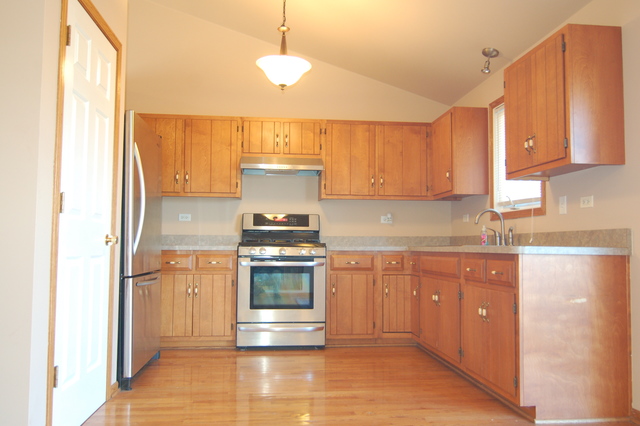7013 Cornwall Dr, Joliet, IL 60431 photo 5