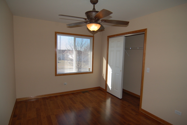 7013 Cornwall Dr, Joliet, IL 60431 photo 12