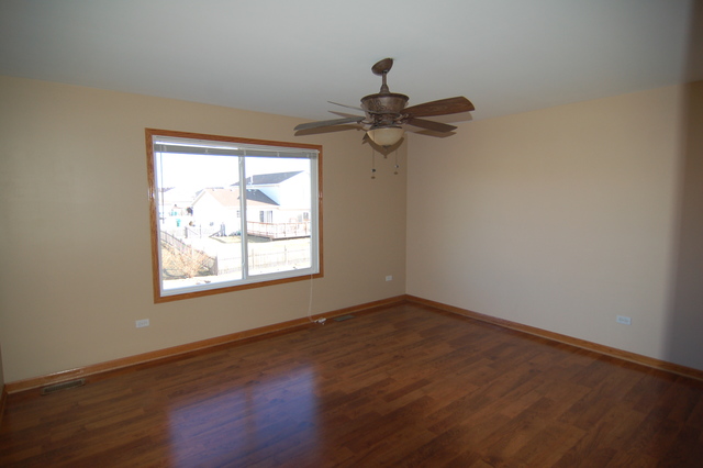 7013 Cornwall Dr, Joliet, IL 60431 photo 14