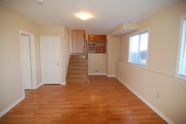 7013 Cornwall Dr, Joliet, IL 60431 photo 9