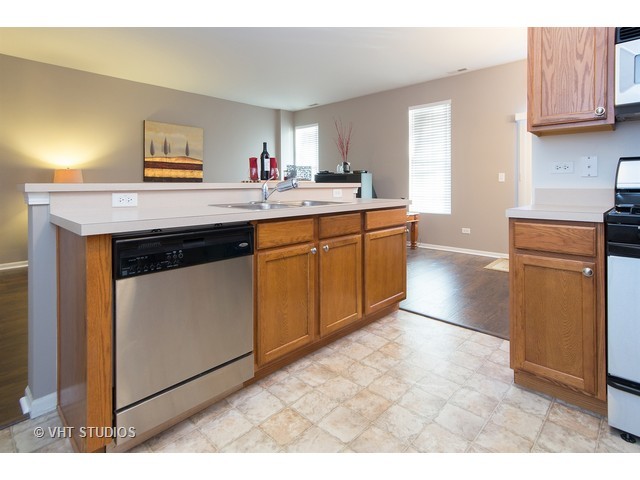 5003 Corning Ct, Plainfield, IL 60586 photo 4