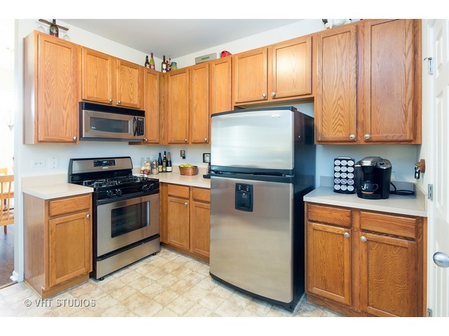 5003 Corning Ct, Plainfield, IL 60586 photo 3