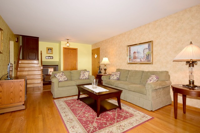 6956 N Central Ave, Chicago, IL 60646 photo 3